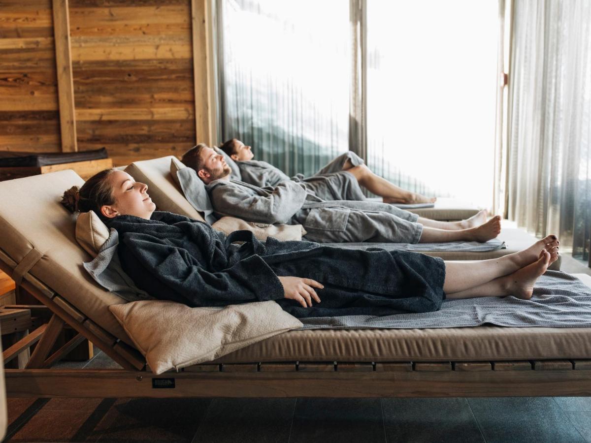 Alpenparks Hotel & Apartment Arlberg Warth Mit Pool Eksteriør bilde