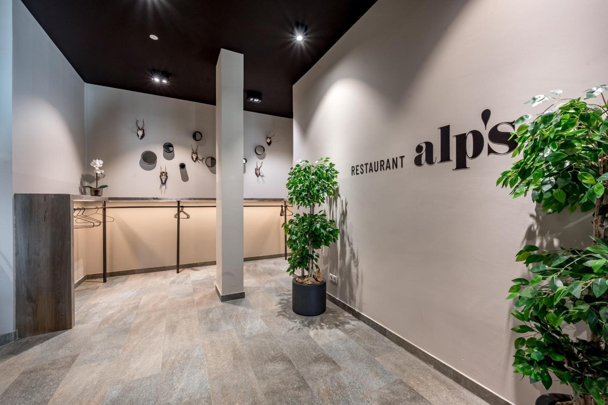 Alpenparks Hotel & Apartment Arlberg Warth Mit Pool Eksteriør bilde