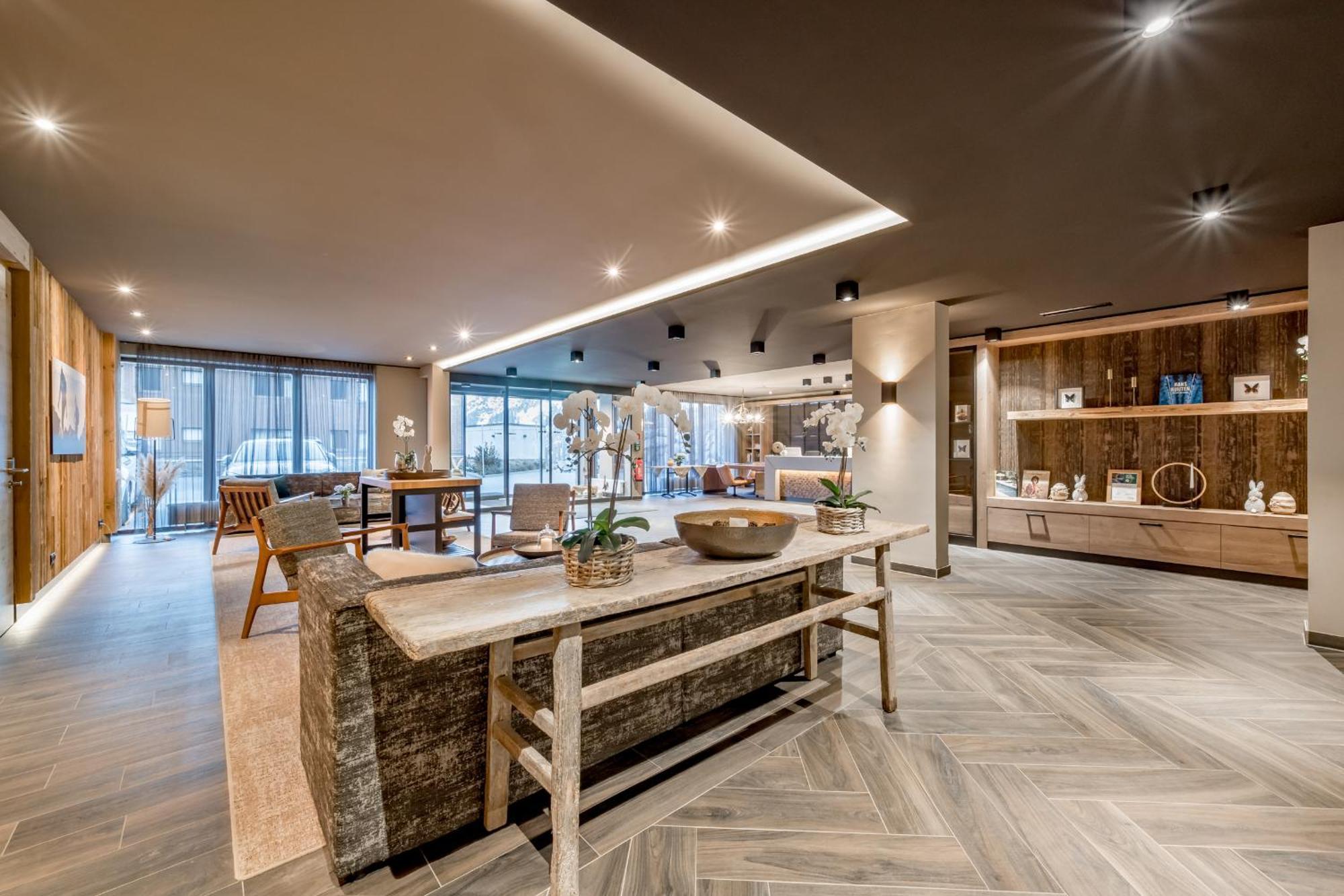 Alpenparks Hotel & Apartment Arlberg Warth Mit Pool Eksteriør bilde