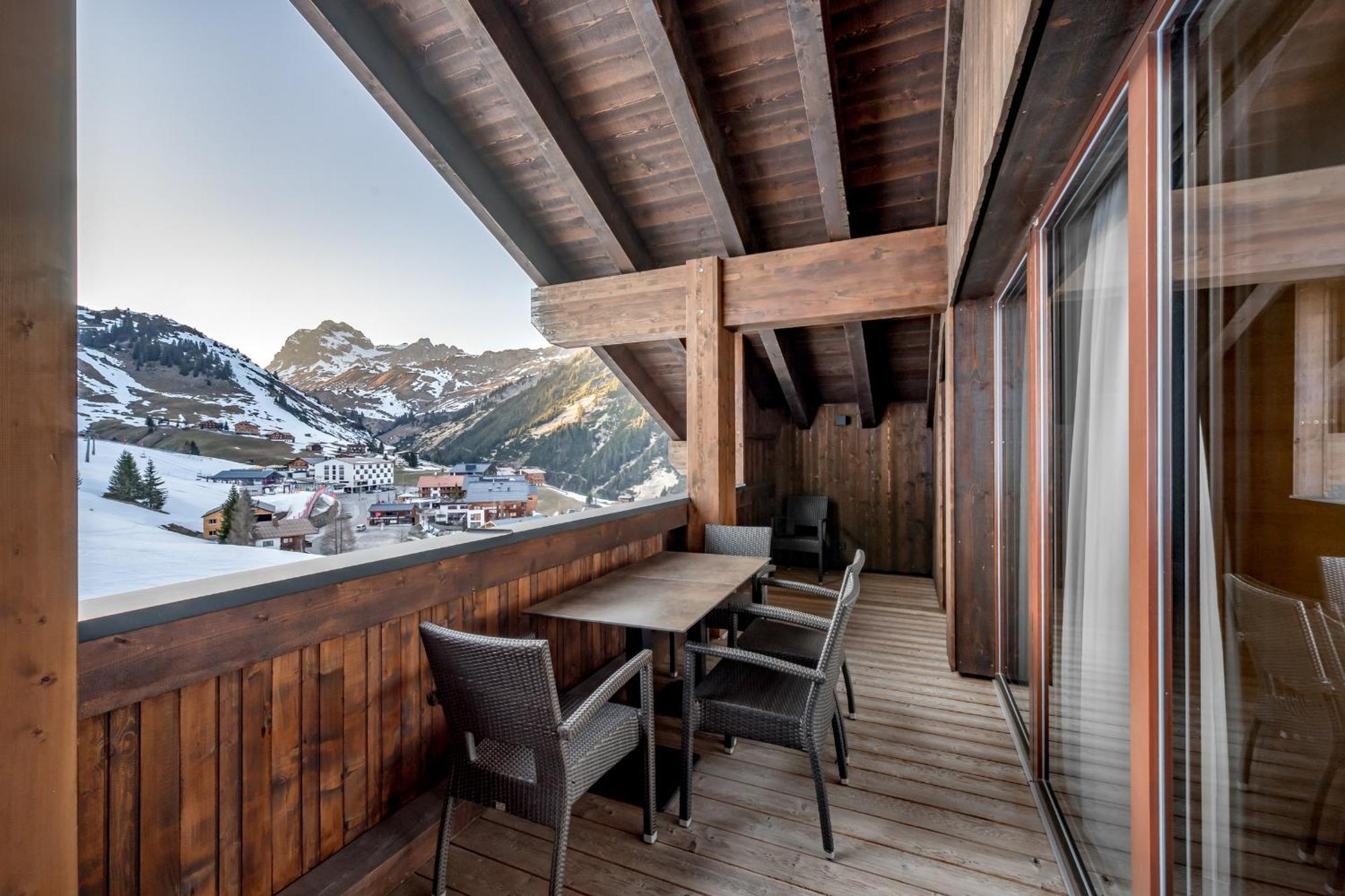 Alpenparks Hotel & Apartment Arlberg Warth Mit Pool Eksteriør bilde