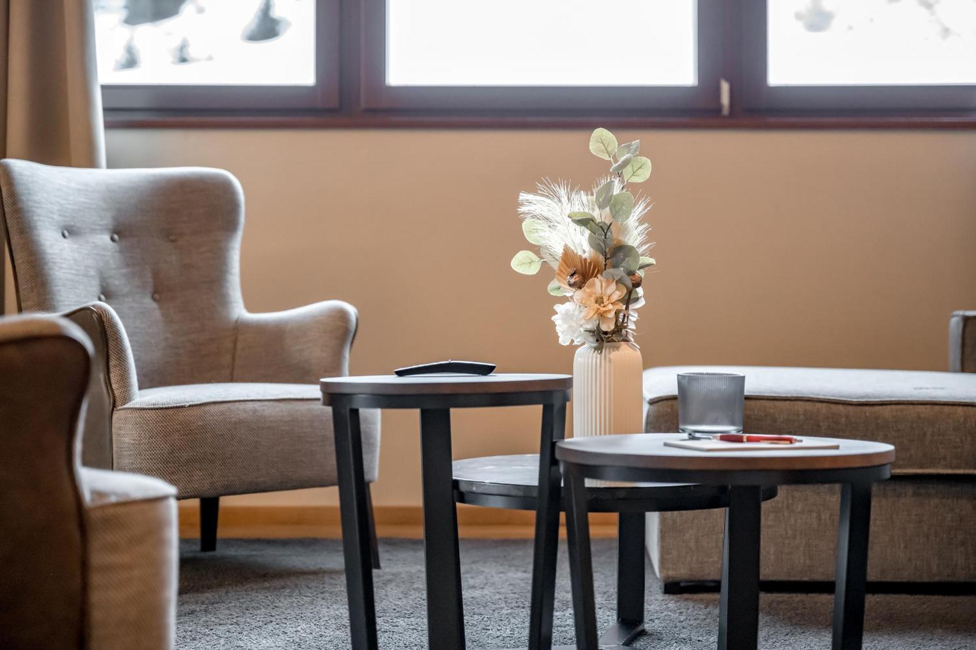 Alpenparks Hotel & Apartment Arlberg Warth Mit Pool Eksteriør bilde
