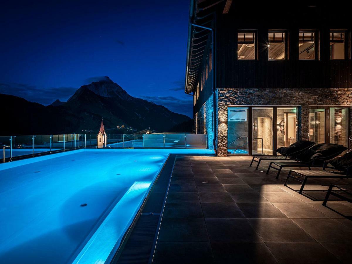 Alpenparks Hotel & Apartment Arlberg Warth Mit Pool Eksteriør bilde